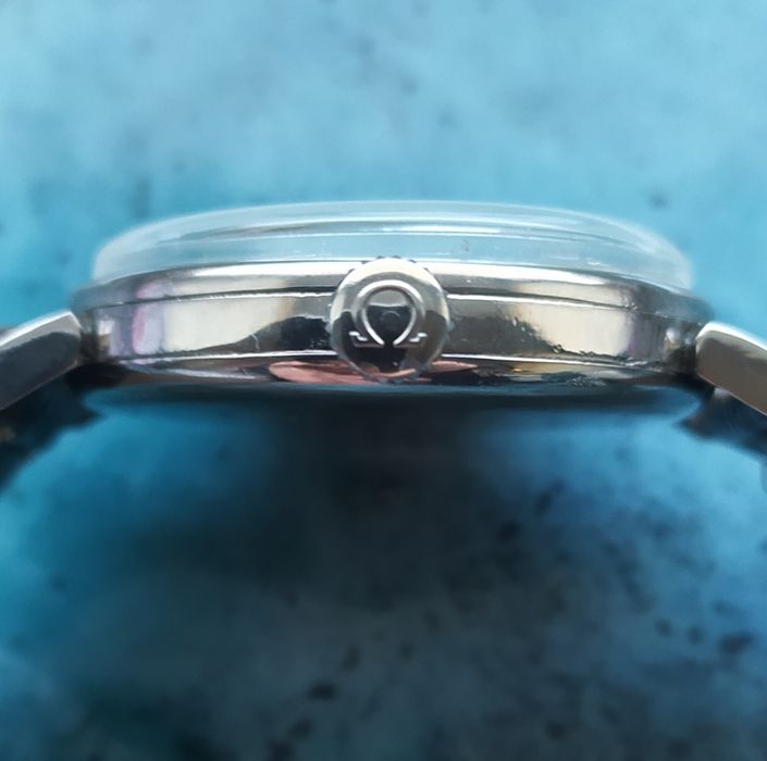 Вінтажний годинник Omega.