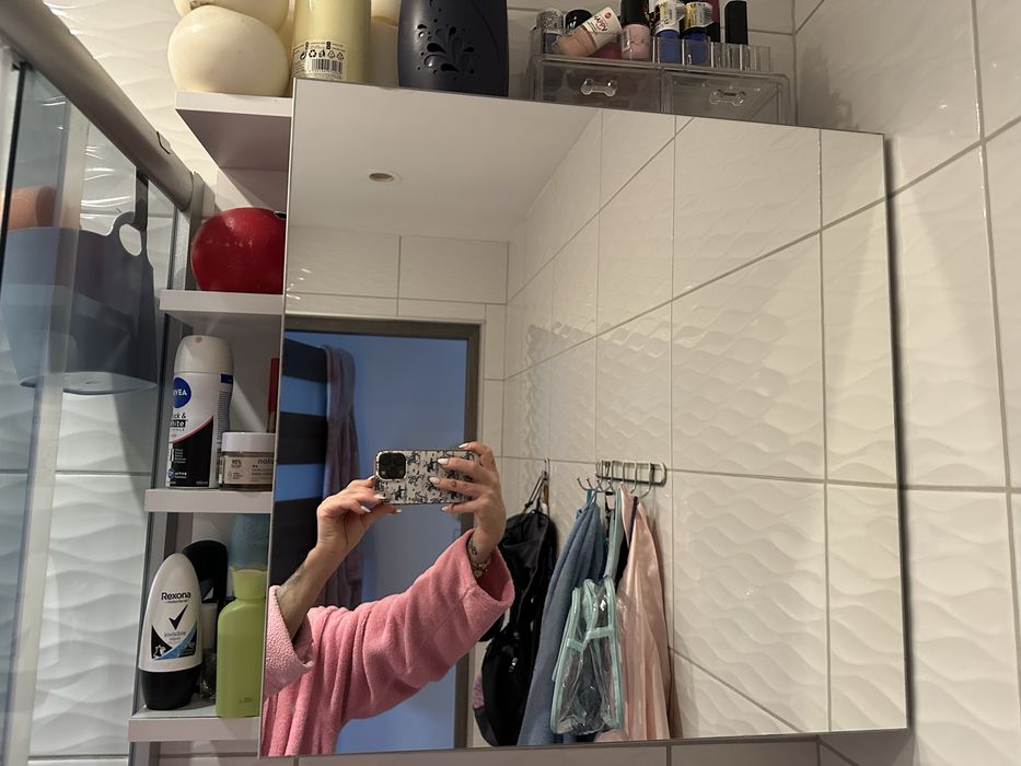 Szafka łazienkowa wisząca z lustrem