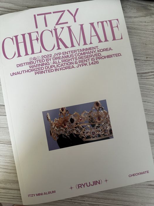 альбом Itzy Checkmate Ryujin кпоп
