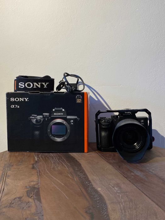 Sony A7 III + lente (Sony 28-70mm) + SmallRig