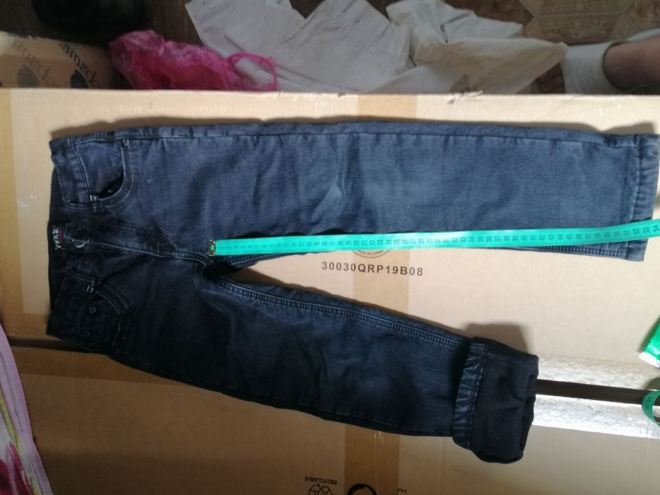 Зимові чорні джинси