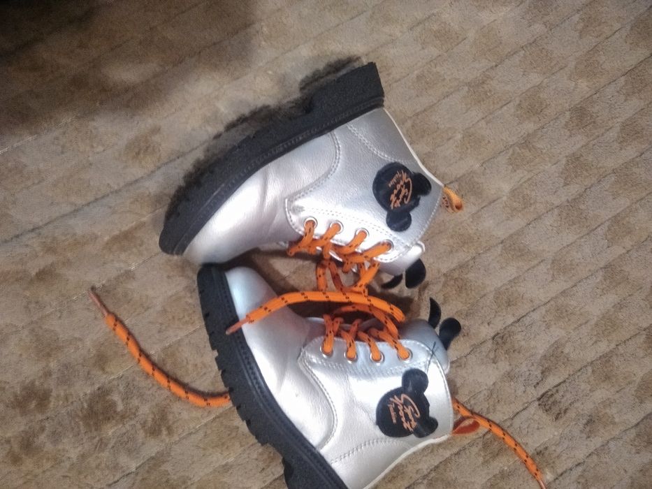 Продам дитячі осінь весна ботінки 23 розмір