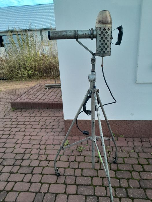 Stara lampa, reflektor sceniczny lub teatralny + statyw , PRL, loft