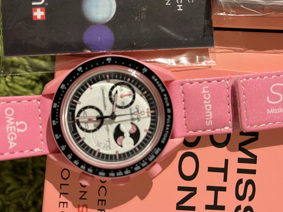 Relógio Swatch mission to the pink  moon Phase