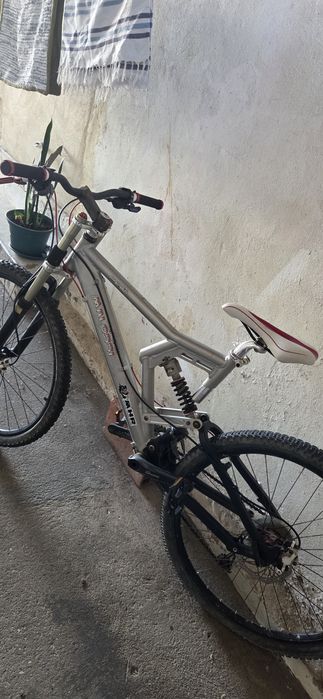 Bicicleta de downhill