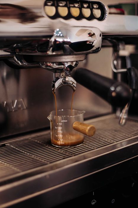 Profesjonalny ekspres ciśnieniowy w okazyjnej cenie