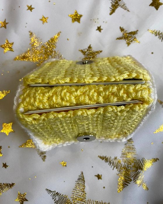 Porta cartões feito à mão em crochet