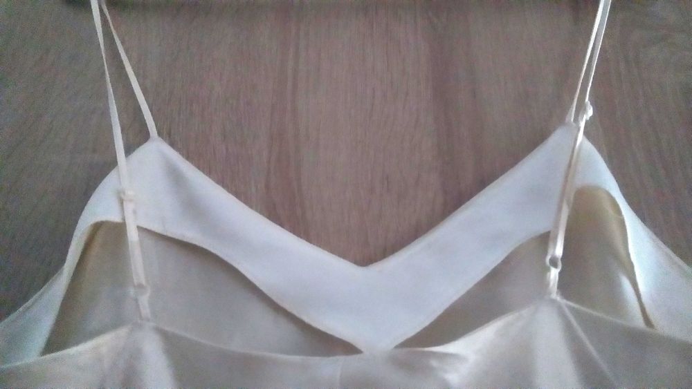 Женская ночная сорочка-комбинация атласная на регулируемых бретельках