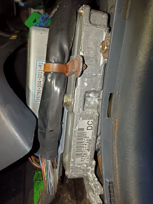 Honda Civic 1.4 IS acidentado