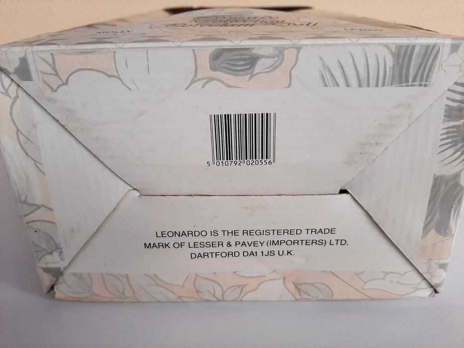 Boneca de Porcelana “Molly” – Coleção Leonardo – Modelo LP2055