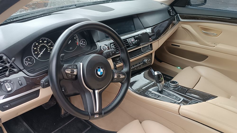 Продаю БМВ 5  ф10.