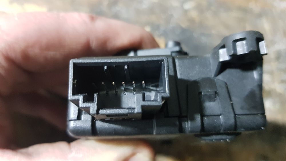 Silniczek klap regulacji nawiewu nagrzewnicy opel vectra c signum