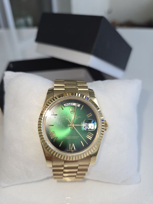Годинники Rolex, зроблені в Туреччині, нові.