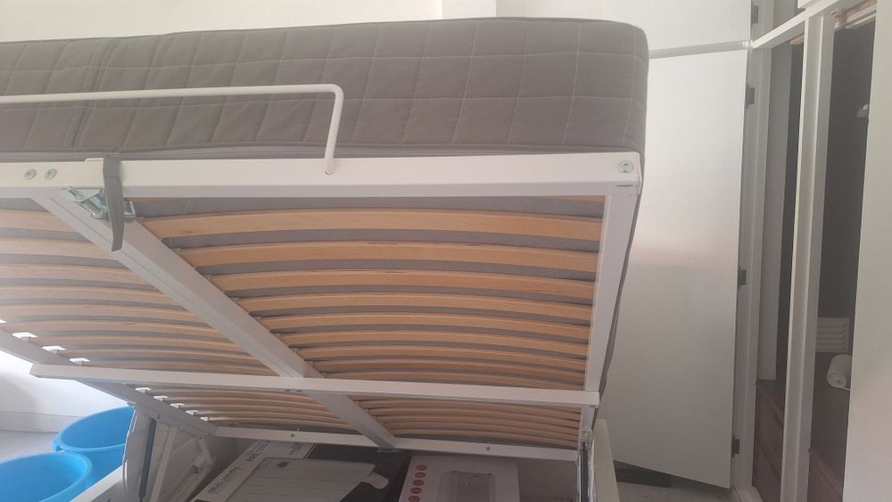 Cama Malm completa com colchão e estrado