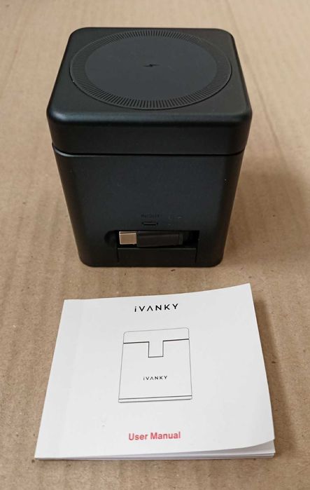 Зарядний пристрій iVANKY.  Бездротова зарядка.