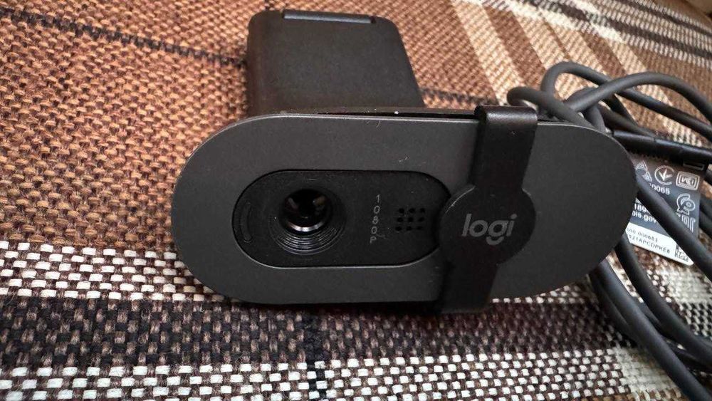 Продам Веб камеру Logitech Brio 1080p