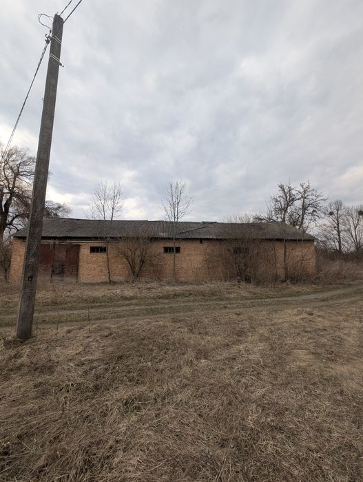 Продам будівлю складу в с.Гуменники