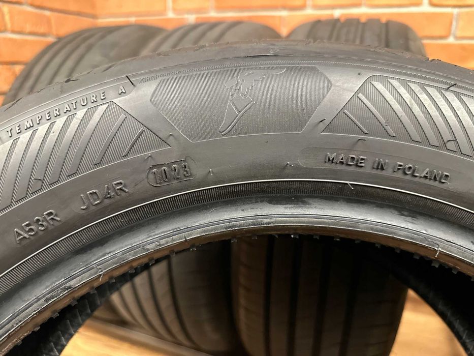 Goodyear EfficientGrip Performance 2 215/55R17 2023