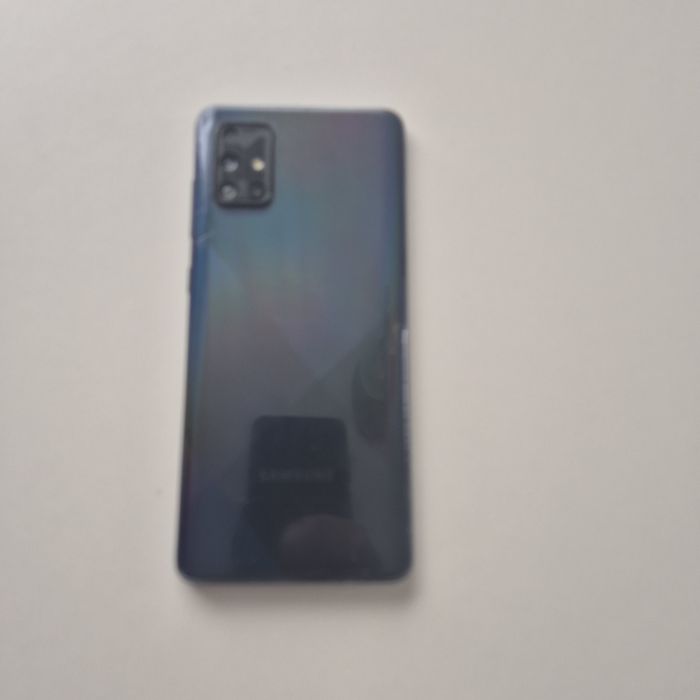 Samsung A71 ładny