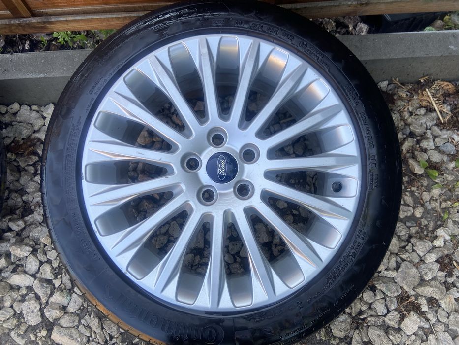 Alufelgi orginalne Ford 17-5x108 z oponami letnimi