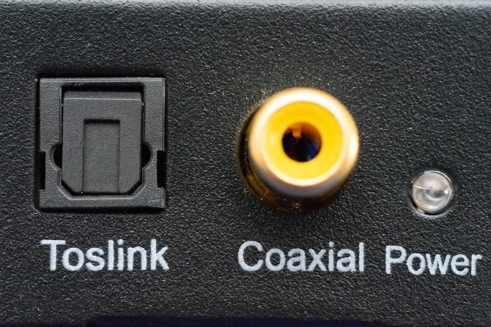 Conversor de audio de sinal óptico digital para analógico.