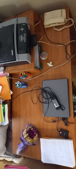 Secretária de madeira