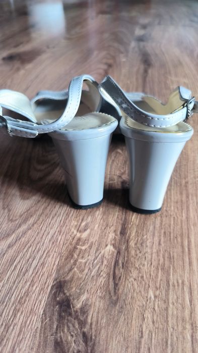 Sandały damskie Annabelle rozm 38