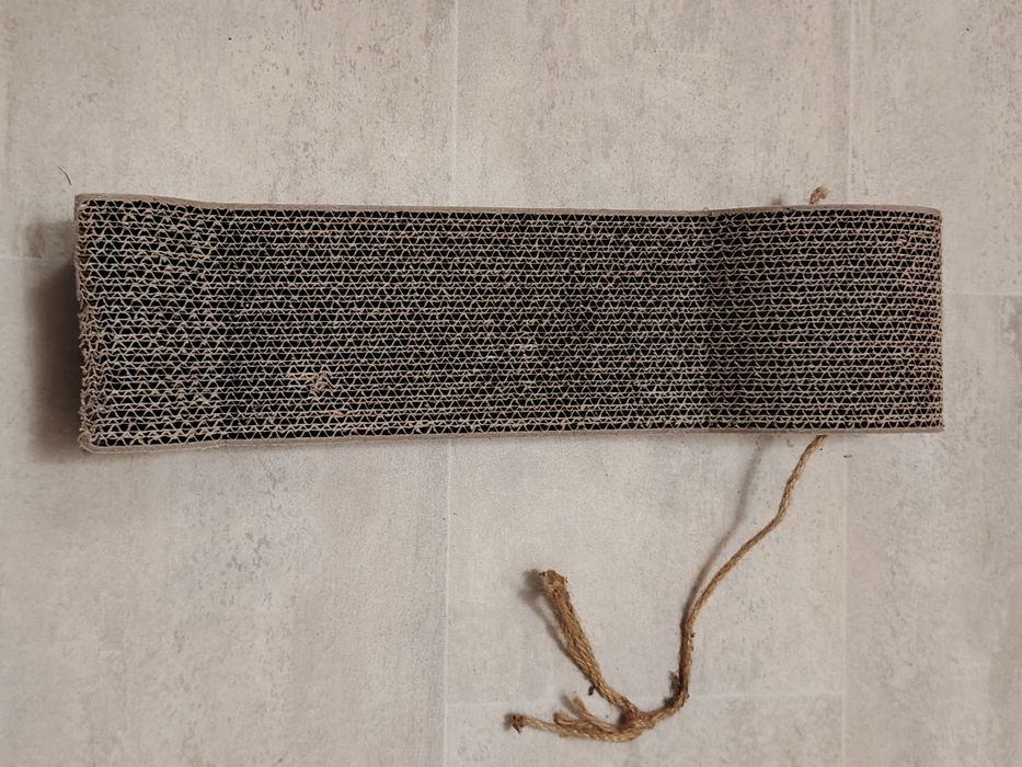 Kartonowy drapak dla kota