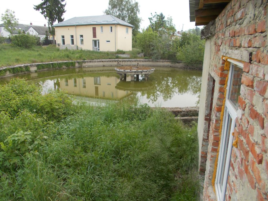 відстійники стічних вод та технічна будівля