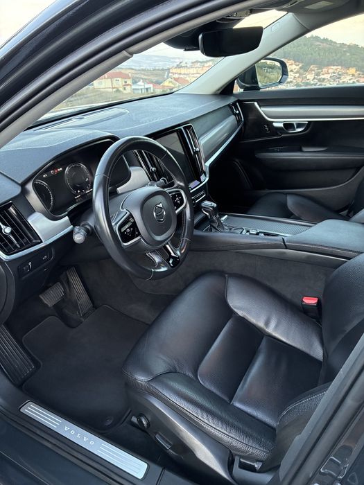 Volvo V90 2.0 D4 Momentum Plus (190 cv) – 11/2019 – 85.000 km