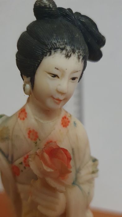 Статуэтка кость,дерево.