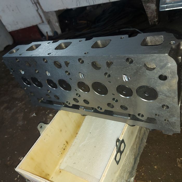Головка блока Kubota V1505 V1703 V1902 d1102 d1301 d1302 d1403 d1403 d1503 d1703 d1803 v1205 v1305 v1405 v1305 v1500 v1501 v1502 v1505 v1701 v1702 v17