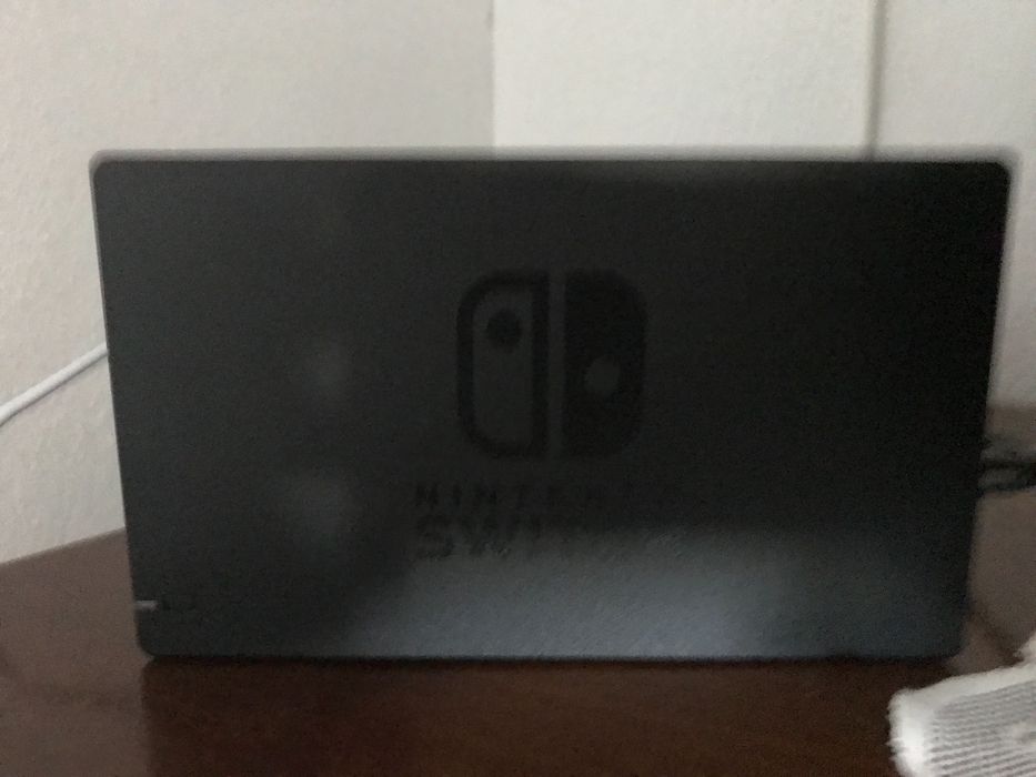 Nintendo switch 32gb…….