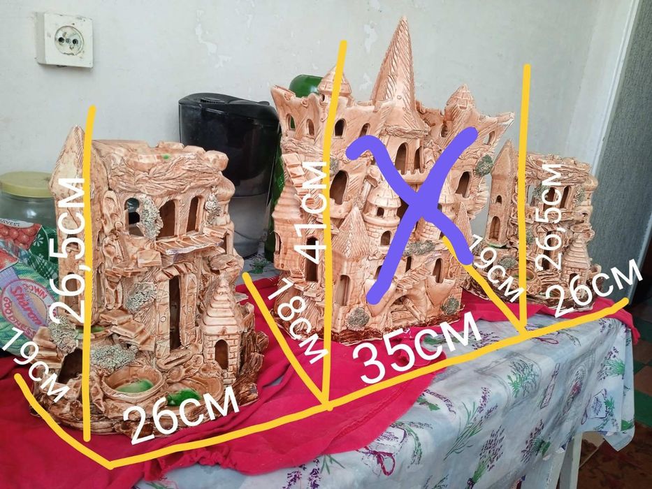 Декор для аквариума. Замки. Компрессор. Лампы для роста растений.