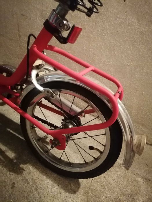 Bicicleta estilo "pasteleira" para criança