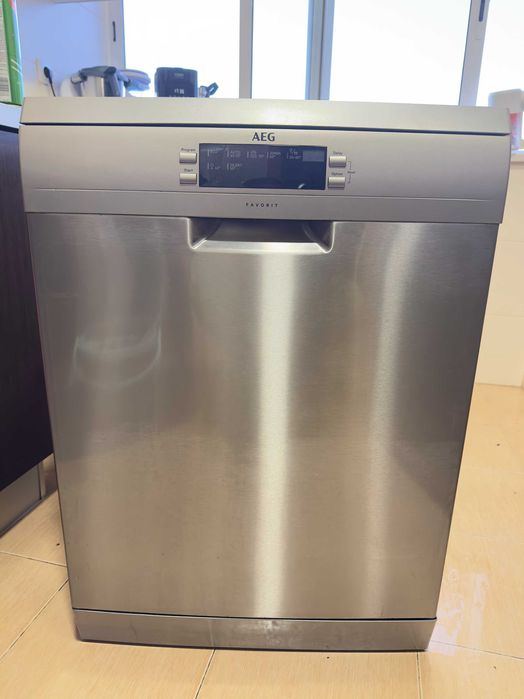 Máquina de Lavar Loiça AEG AirDry FFB63700PM