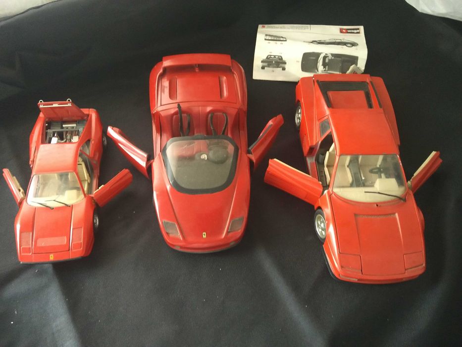 Conjunto 5 Super Carros e Livro da Ferrari