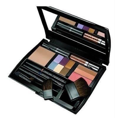 Компактний футляр для косметики Mary Kay
