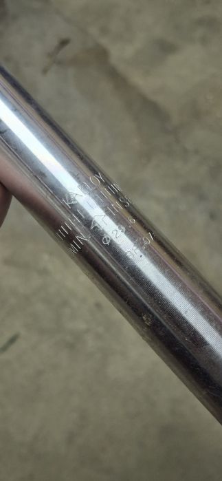 Conjunto bicicleta – Par manetes de travão + Espigão de selim alumínio