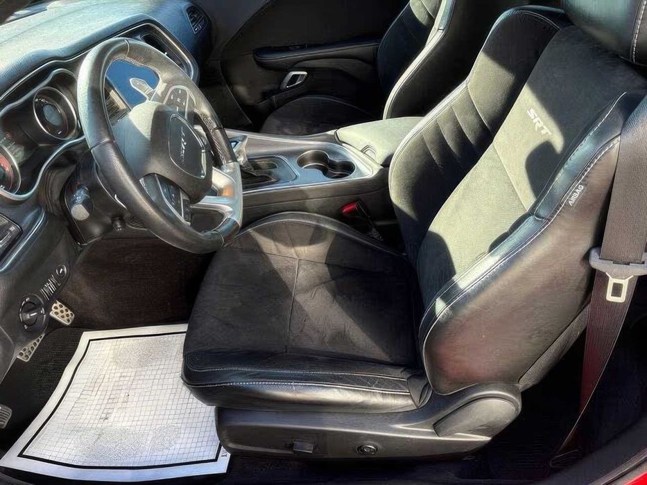 Dodge Challenger      2017