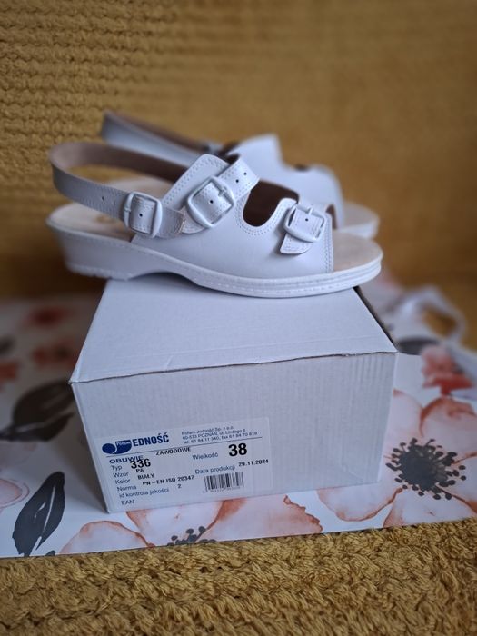 Buty medyczne damskie białe 38
