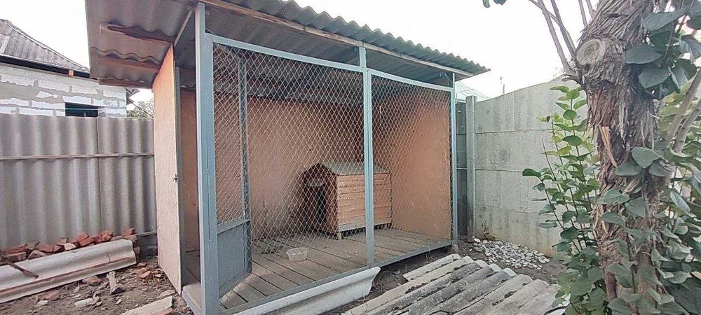 Продам будинок зі зручностями в Дергачах р-н 3- ї школи .