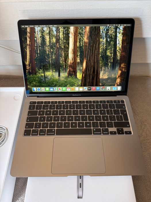 Apple Macbook Air 13” 2020 INTEl i3