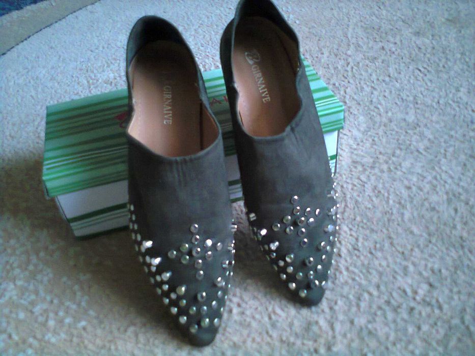 Туфли, балетки новые и б\у в состоянии новых.