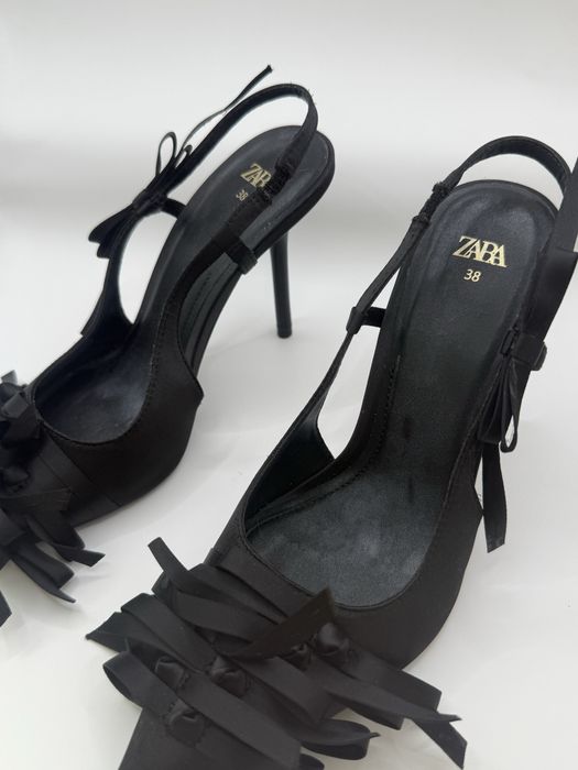 Zara czarne szpilki z kokardkami 38