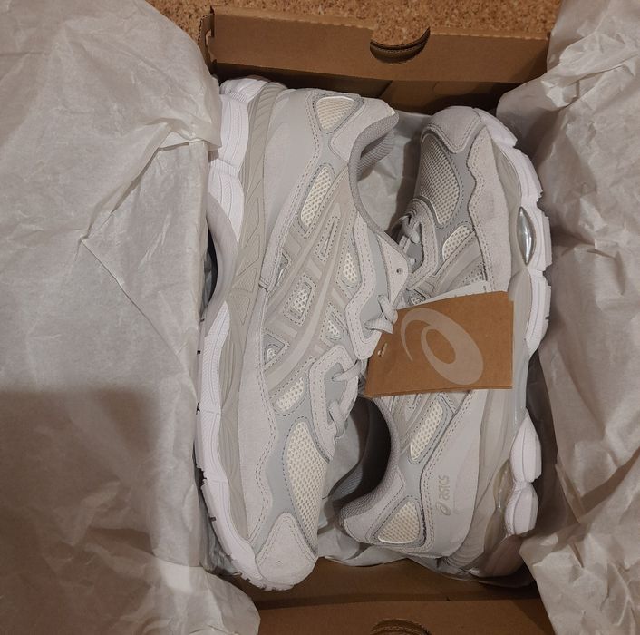Продам кросівки ASICS GEL-NYC