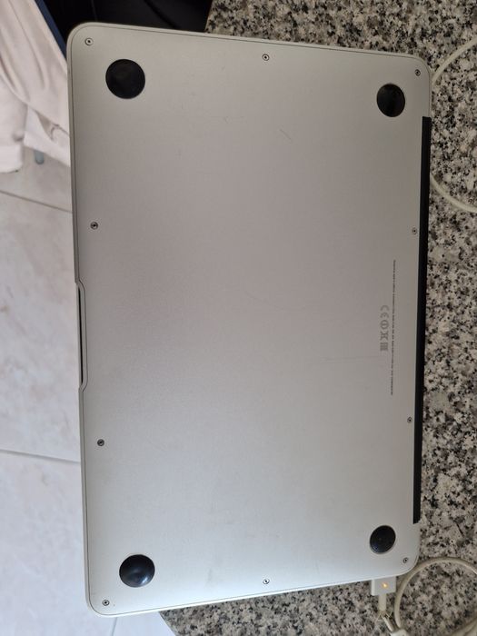 Macbook  Air A1465  core i5