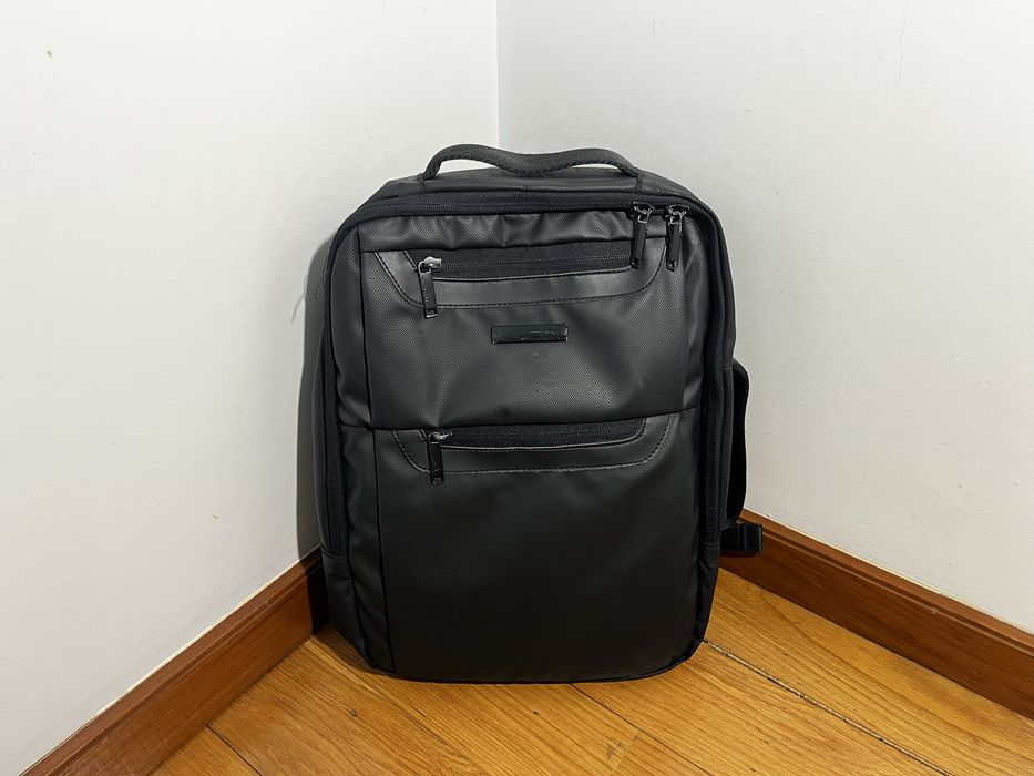 mochila preta Paco Martinez