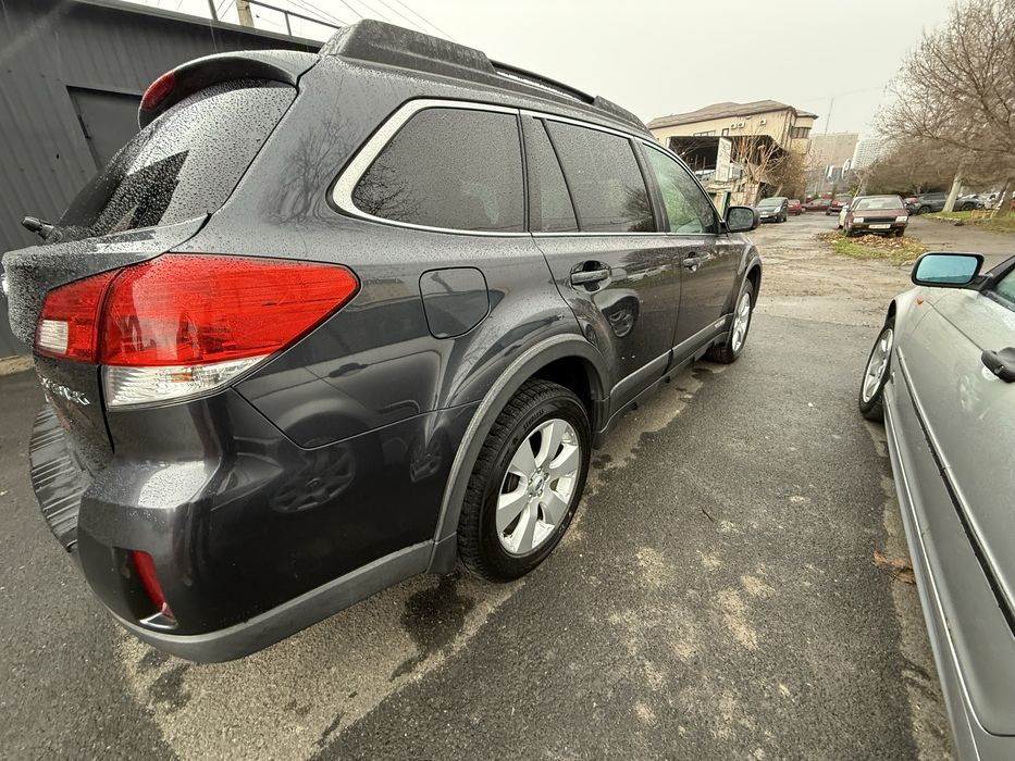 Продам Subaru outback 2011 год