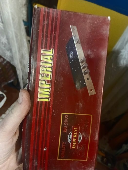 Продам врезной замок Империал новый.